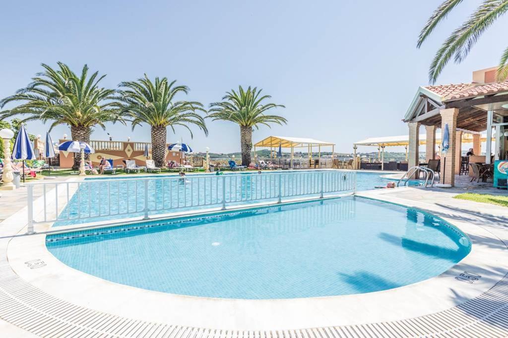 Kapetanios Apartments Agios Stefanos Avliotes  Exteriér fotografie