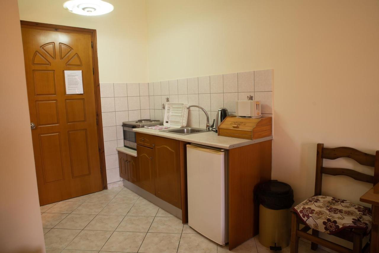 Kapetanios Apartments Agios Stefanos Avliotes  Exteriér fotografie